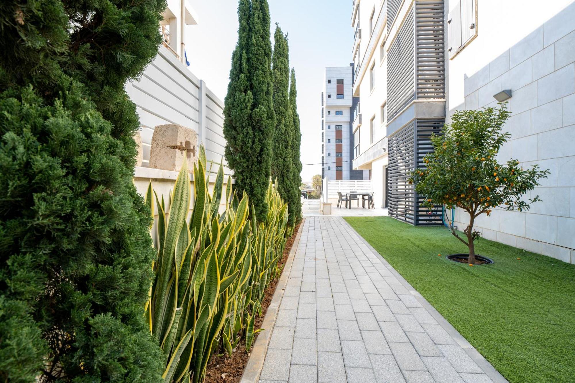 Balfour Sea View City Center Naharija Kültér fotó