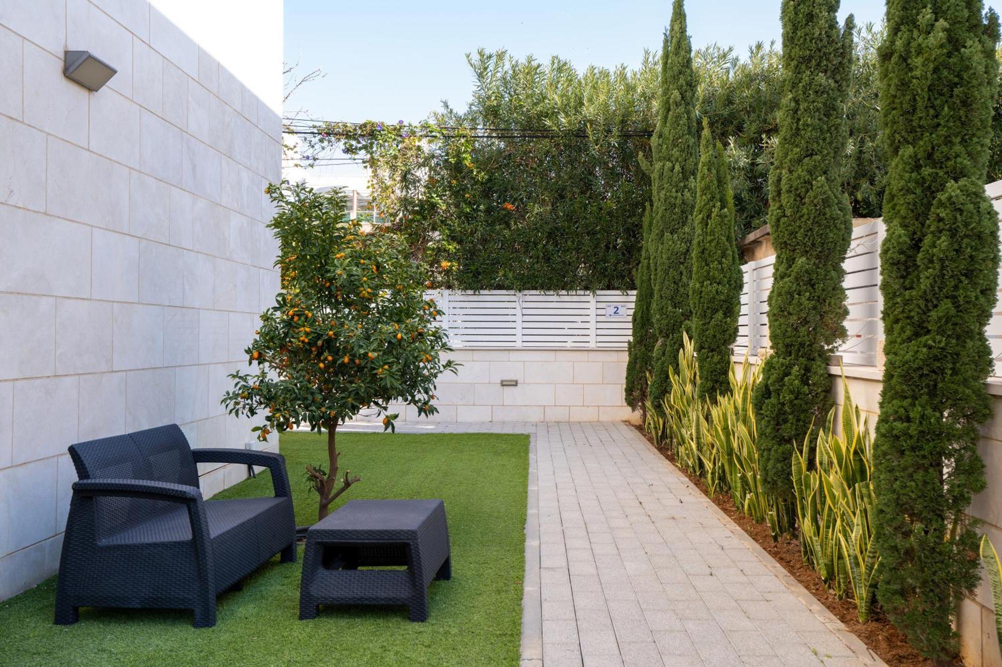 Balfour Sea View City Center Naharija Kültér fotó