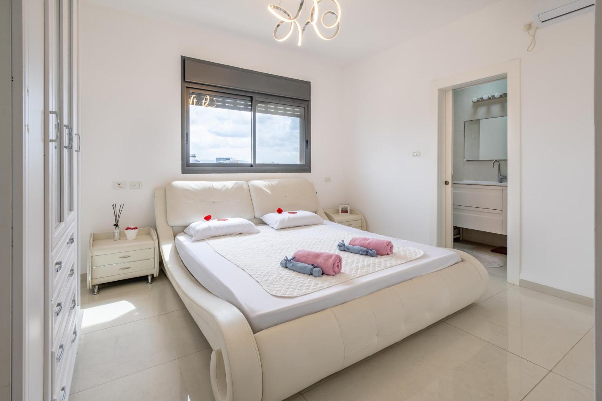Balfour Sea View City Center Naharija Kültér fotó